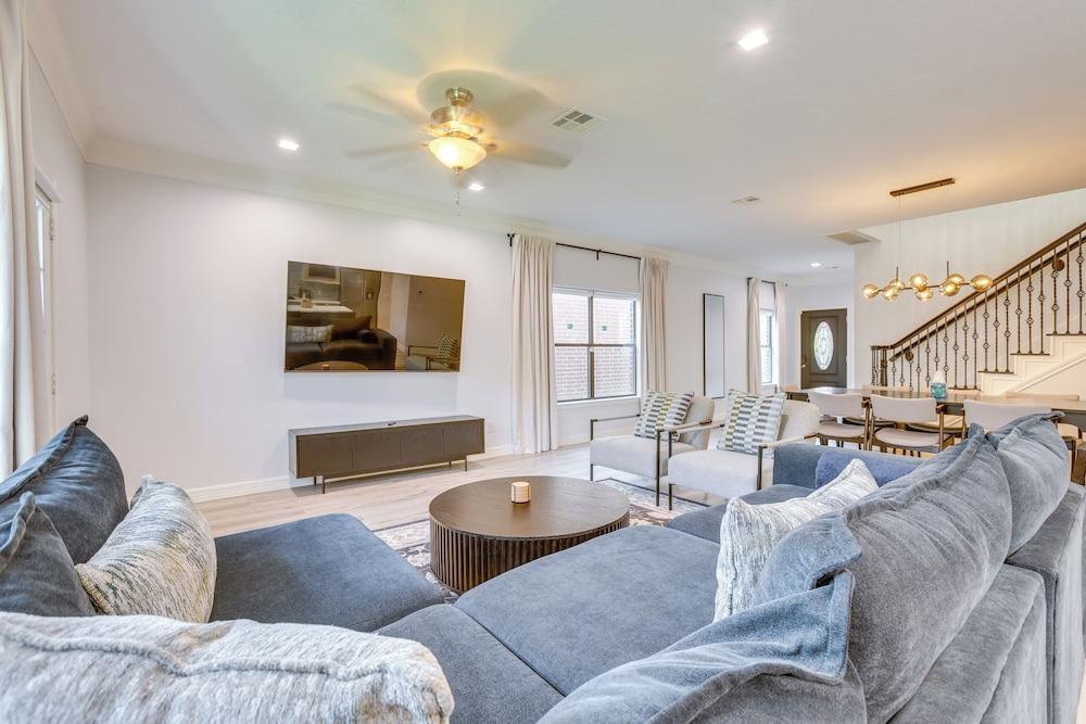 Pet-friendly Duplex Unit in Southwest Houston