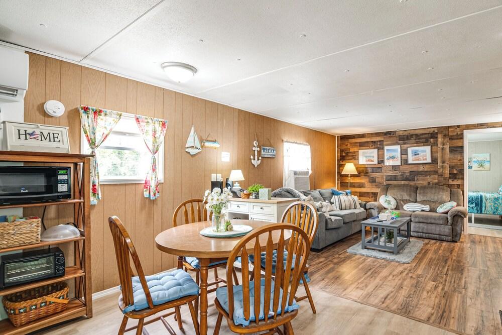 Meet Manatees! Home 3 Mi to Homosassa Wildlife SP