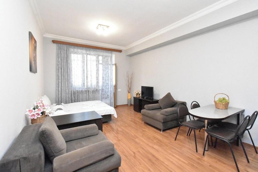 Apartment on Argishti street