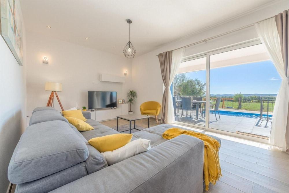 Villa Kamber in Tinj