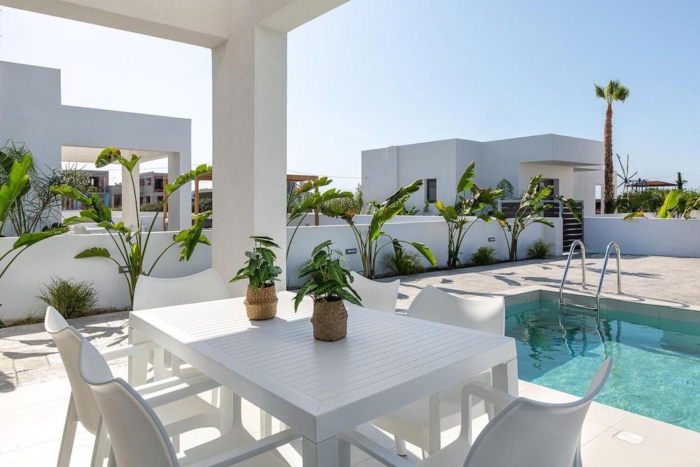 Salty Sun 4 in Kremasti