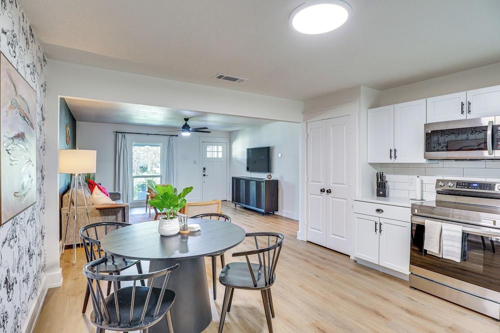 1 Mi to Texas Tech: Home w/ Large Outdoor Space!