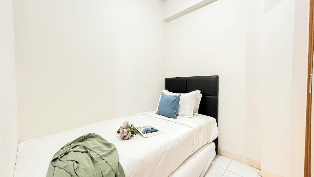 Neat 2Br Apartment Podomoro Golf View