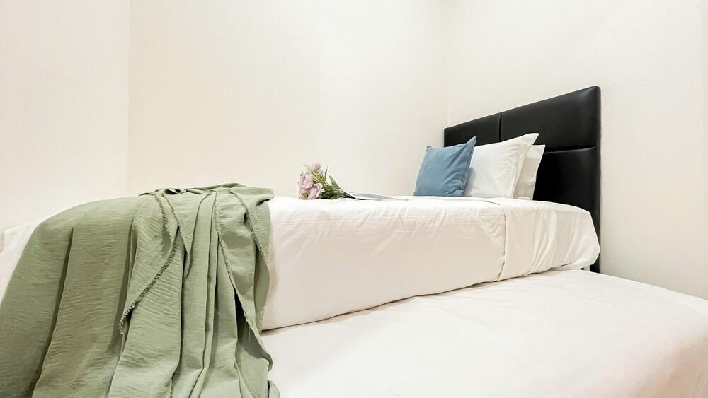 Neat 2Br Apartment Podomoro Golf View