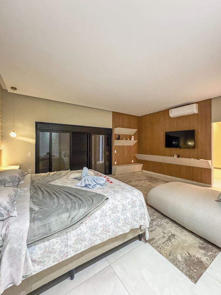 Mansão Luxo Lago - Caldas Novas