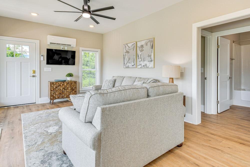 Near Hiking: Mtn-view Maggie Valley Escape!