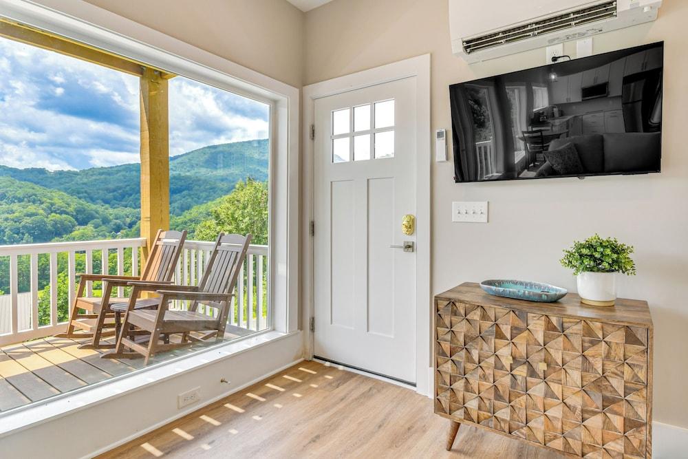 Near Hiking: Mtn-view Maggie Valley Escape!