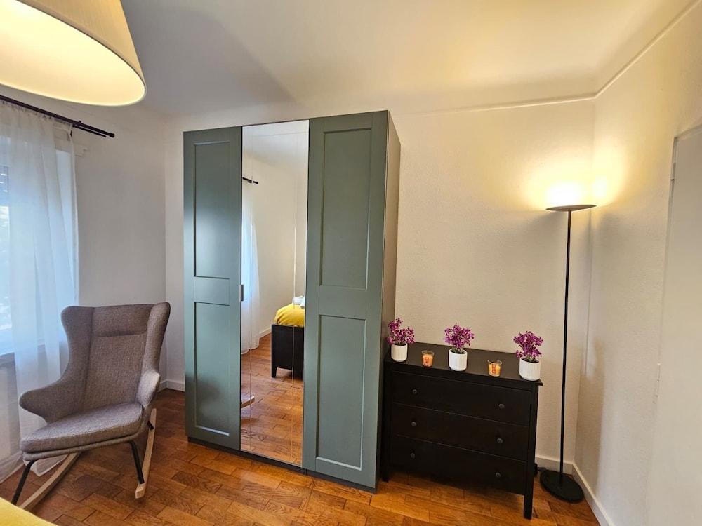 Ideal city stay 1BR near train station