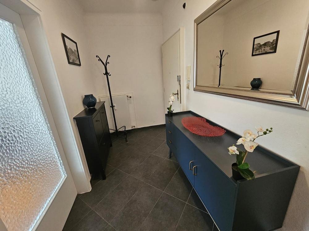 Ideal city stay 1BR near train station