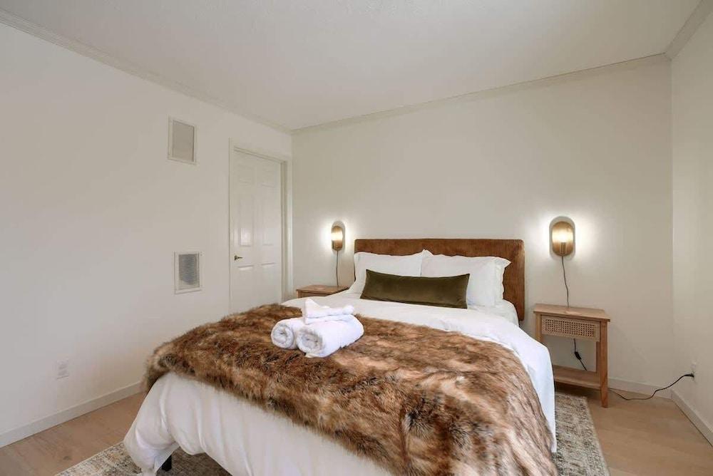 Buckingham Woods I Hocking Hills