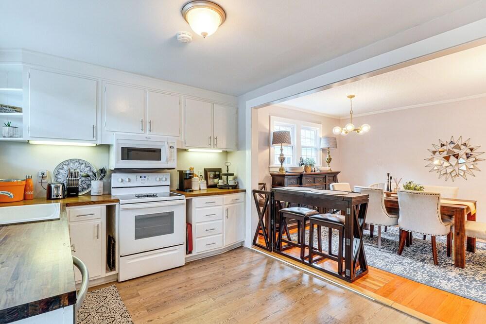 Cookout Ready: Walkable Home in Bearden Village