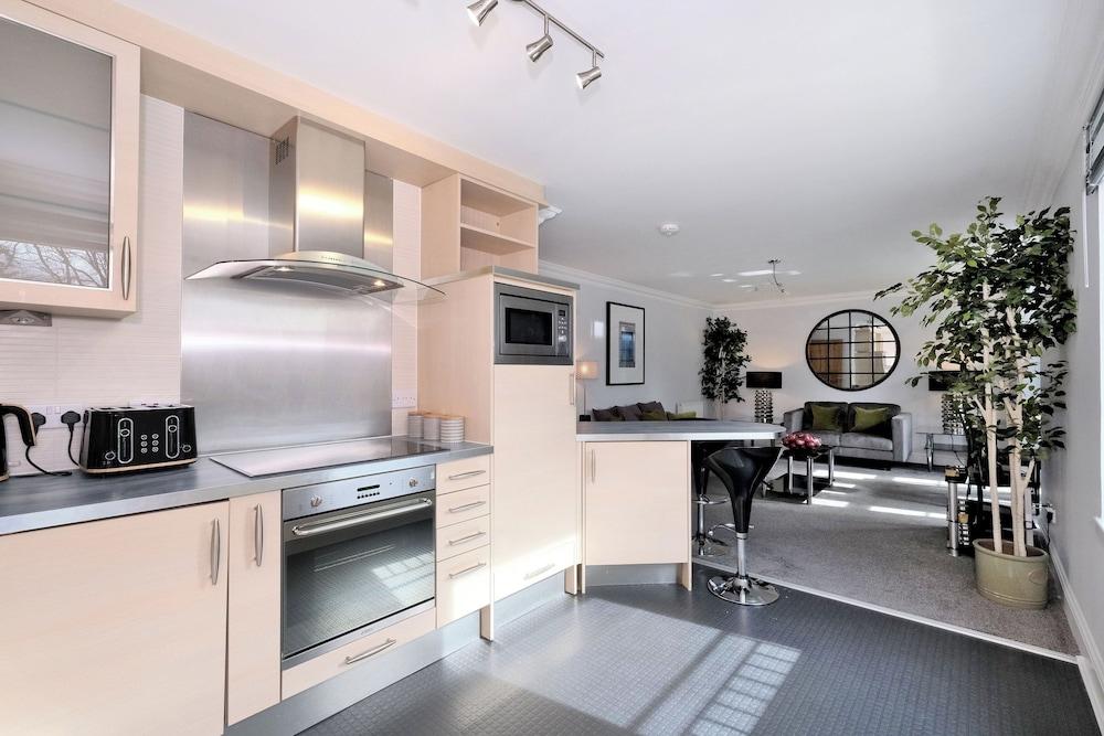 Spacious 3 Bed in Aberdeen s Westend