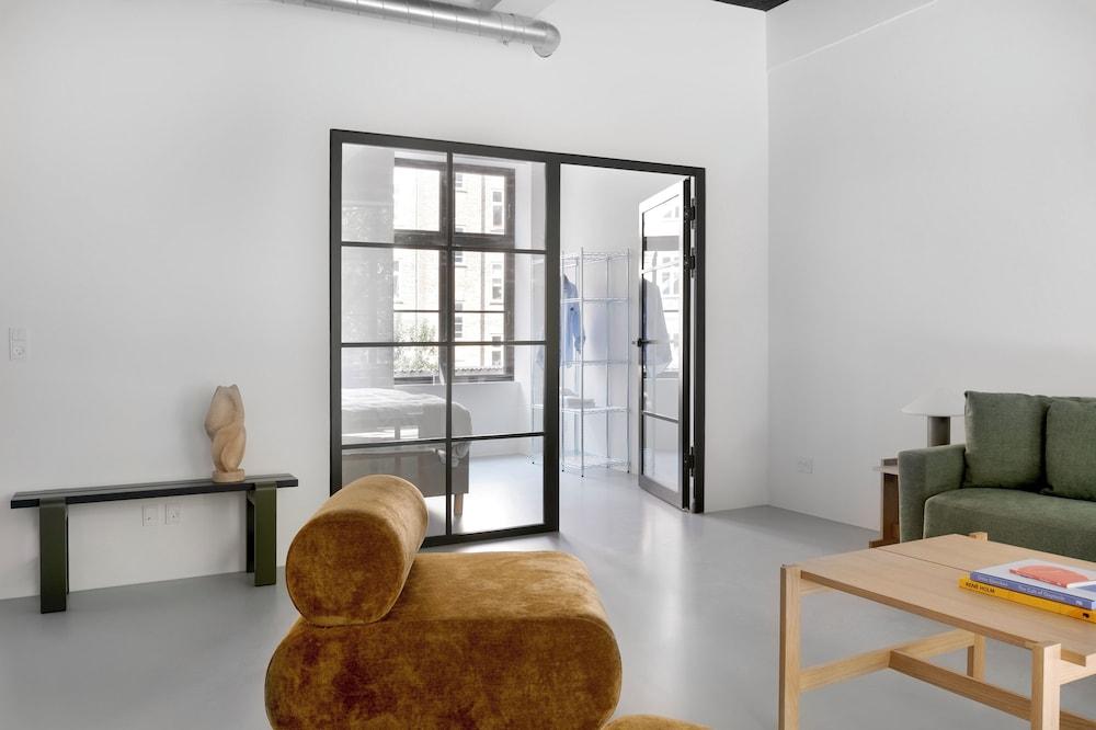 No.186 apartments by Daniel&Jacob's