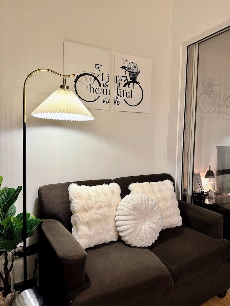 Stunning 42nd Floor Apt With Netflix