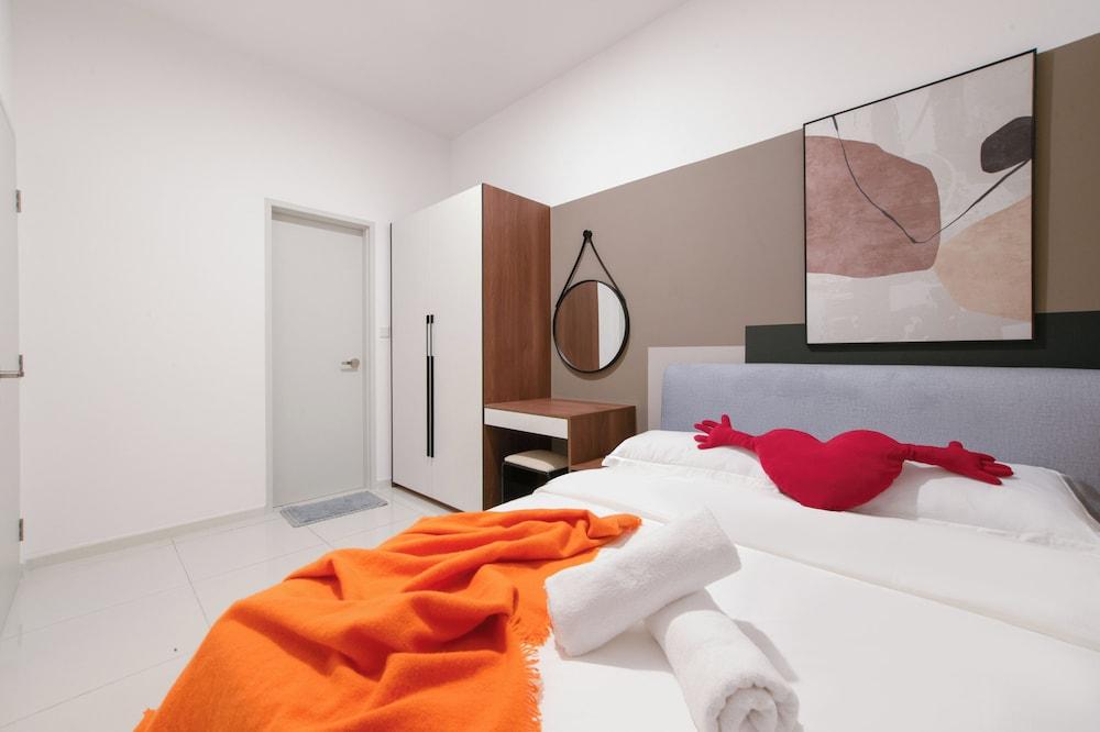 Majestic by Avery &10 mins to Twin Tower