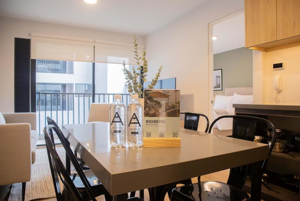 w Peaceful 1BR w/ Perfect Balcony in Miraflores