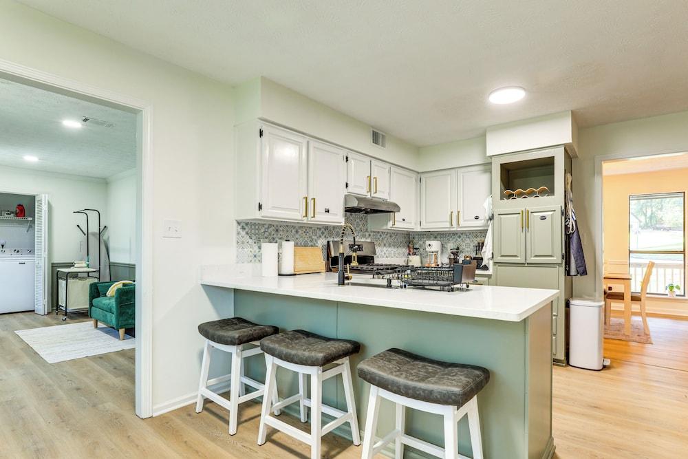 5 Mi to Stone Mountain: Lakefront Family Home