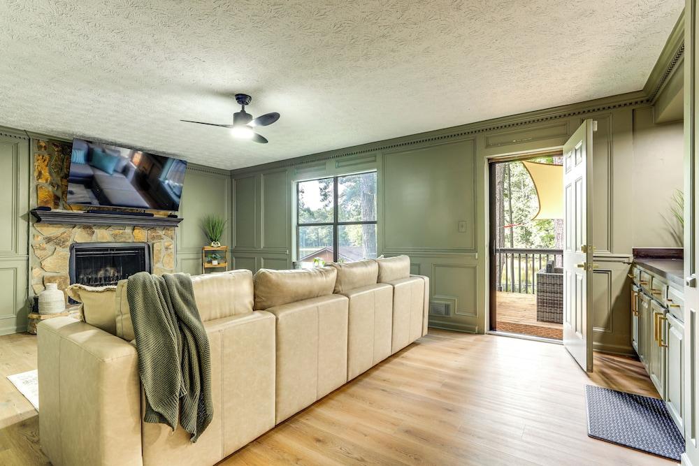 5 Mi to Stone Mountain: Lakefront Family Home