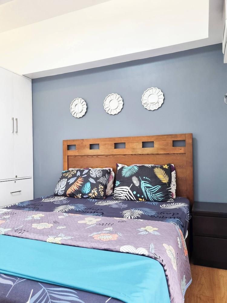 2BR Cozy & Spacious Family Condo, Great View & Karaoke At Torre De Manila