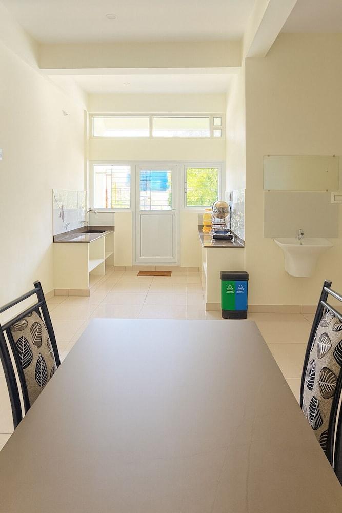 Savi Service Apartments