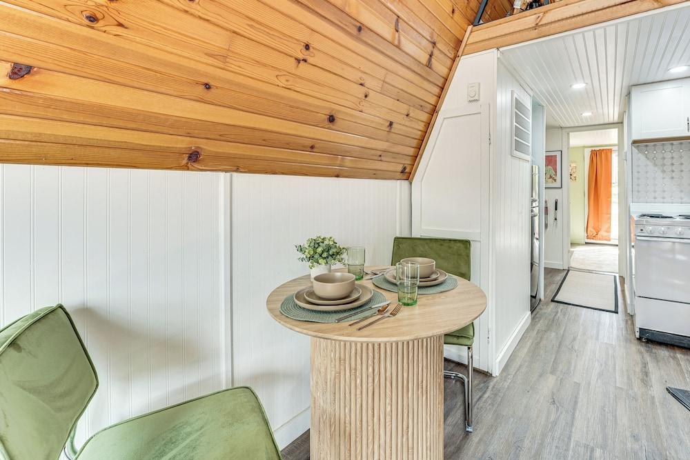 Cozy Cabin w/ Deck & Boat Launch Access in Lampe!