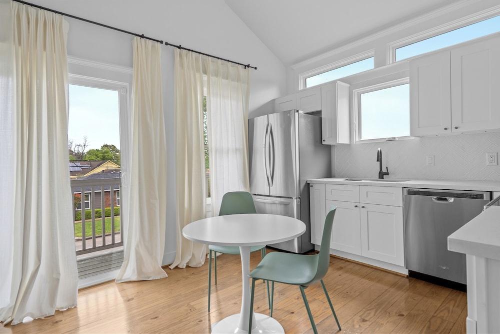 Wonderful Getaway 1BR with Balcony Views