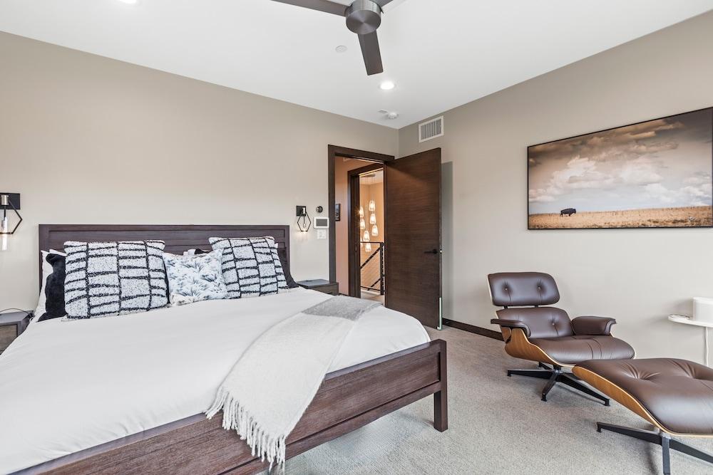 Nine Peaks 4 Bedroom Home