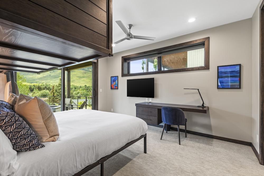 Nine Peaks 4 Bedroom Home