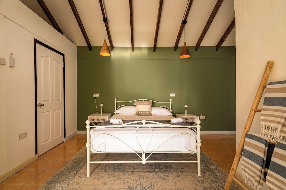 Beach House Beau Vallon