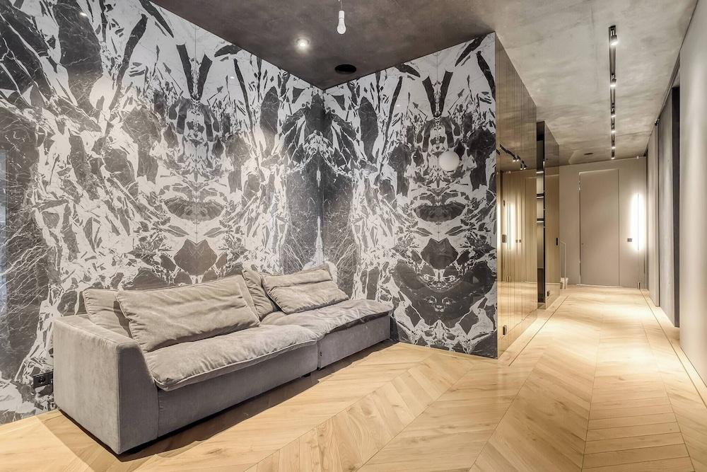 Nordic Retreat by the Water Hot Tubs & Northern Lights