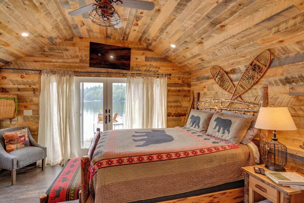 Dock & Lake Access: Studio 14 Mi to Dtwn Albany!