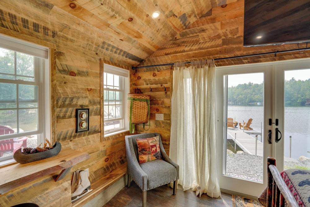 Dock & Lake Access: Studio 14 Mi to Dtwn Albany!