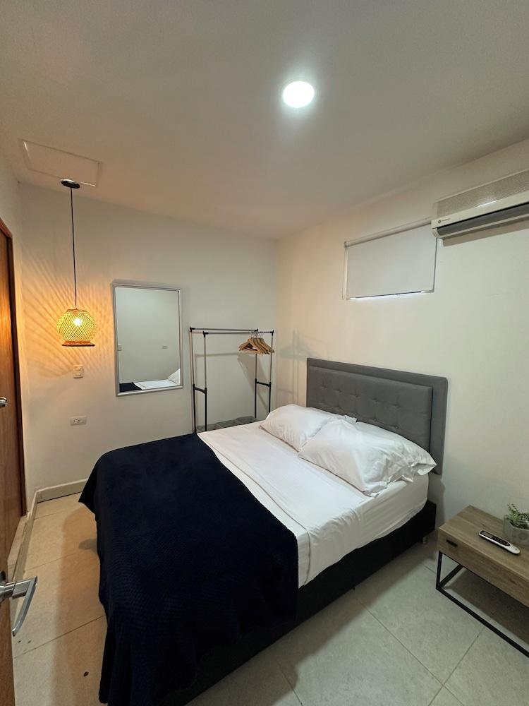 APARTA HOTEL PROVENZA