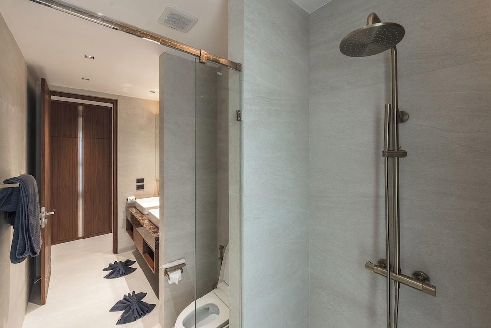 4BR Pool Villa Near Beach V200