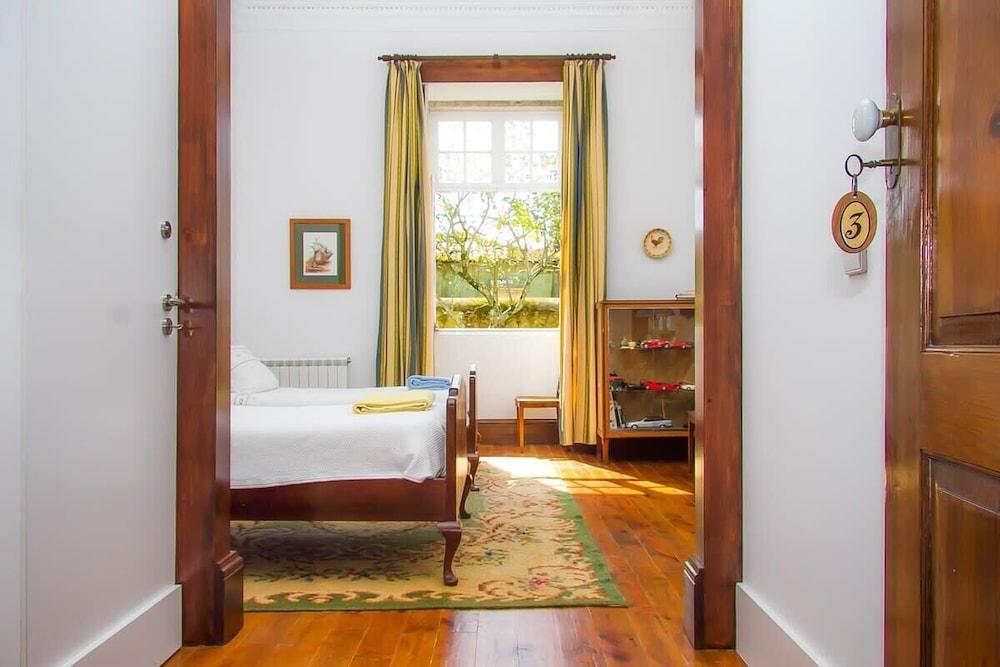 Liiiving in Ofir Manor Pool House