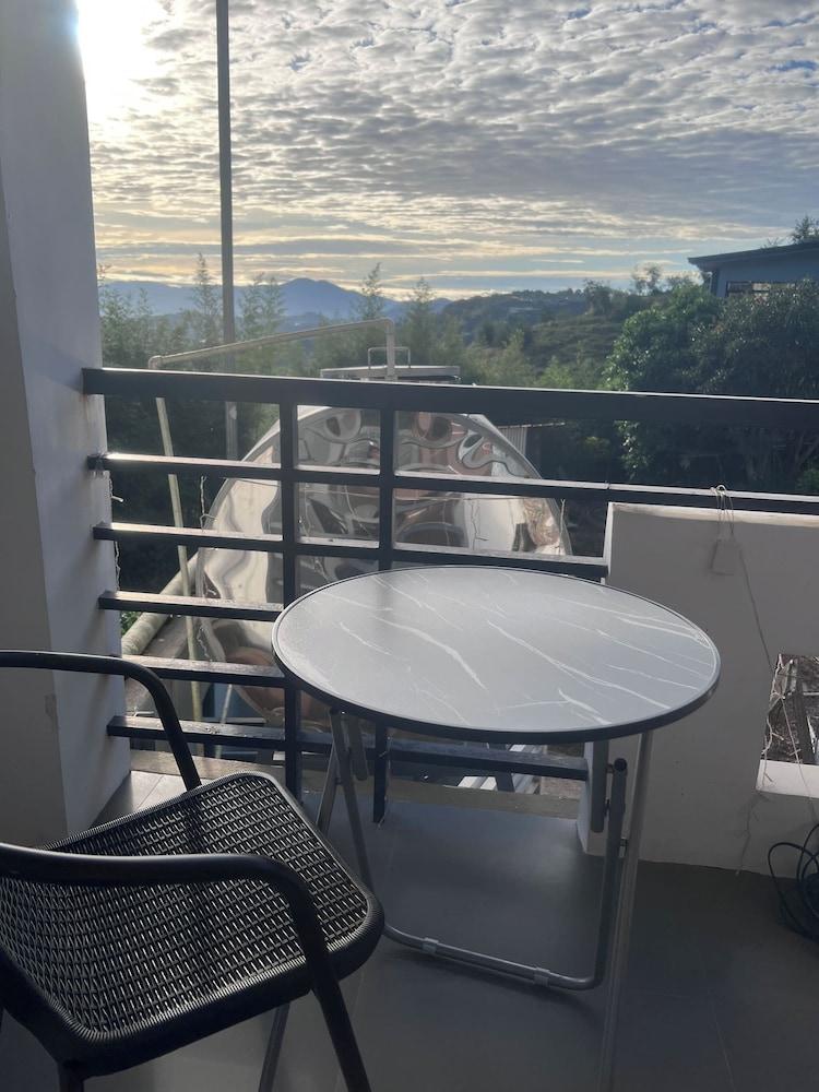 BN 5BR House With Mountain View