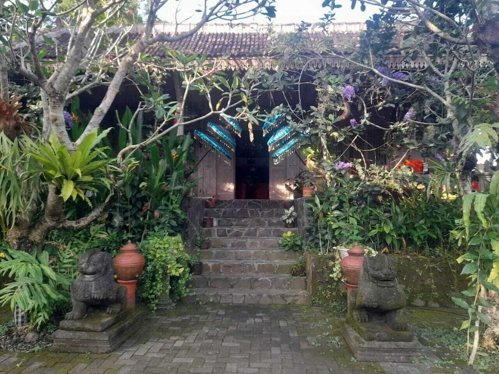 Eyang Residence Limasan Kebon Dalem