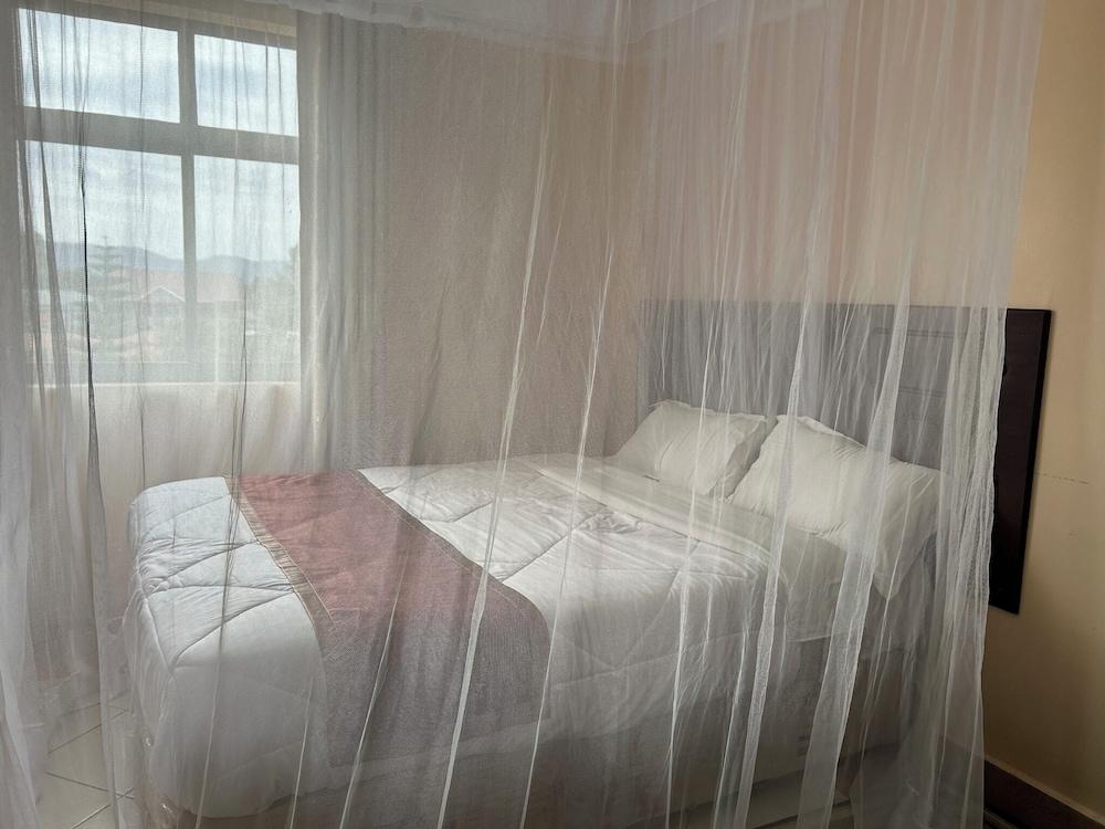 Reyna Hotel Machakos