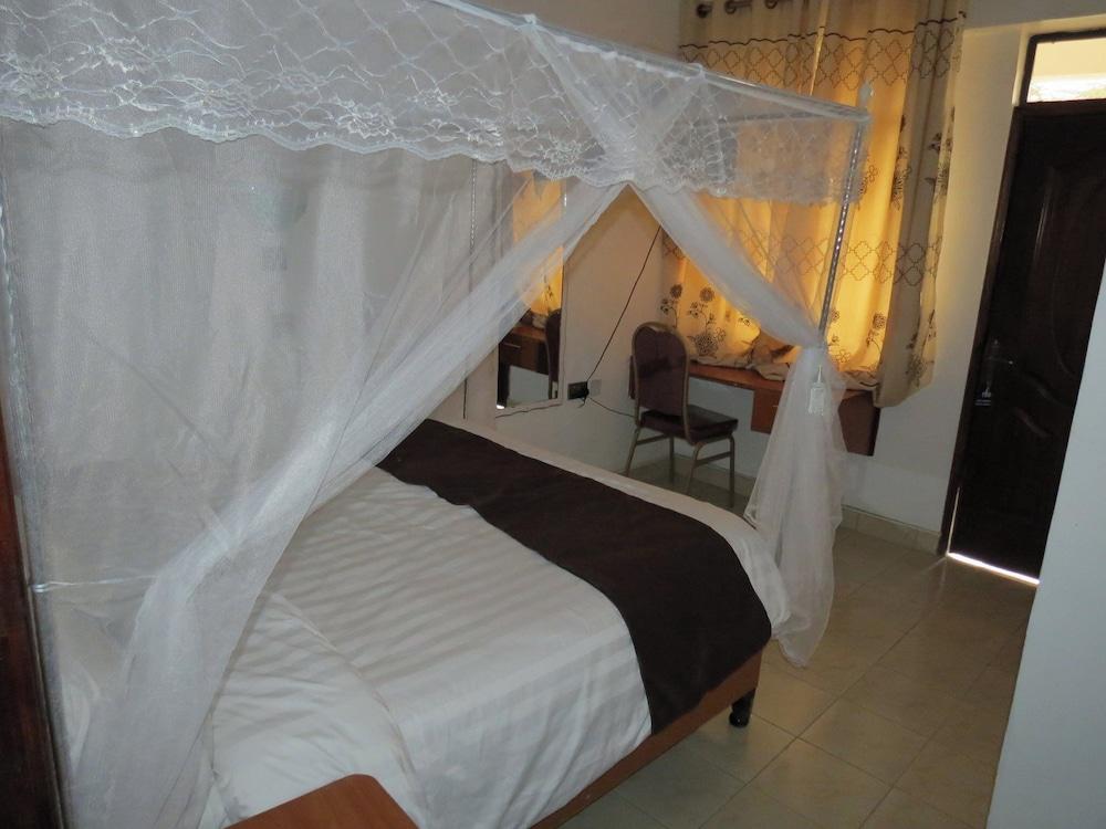 Kim's Breeze Hotel Ltd and Choma Zone