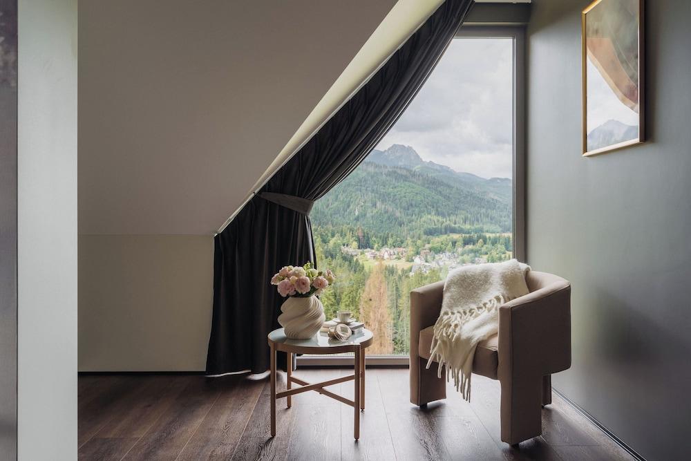 Landscape Cyrhla LoftAffair Collection