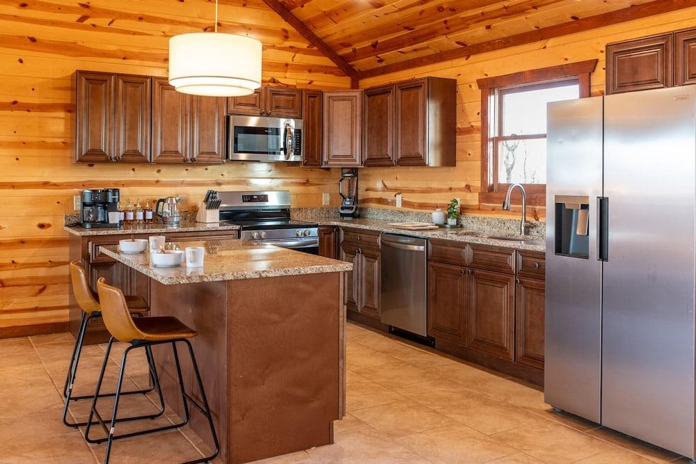 Pet-friendly Pool Game Room Hot Tub Theater