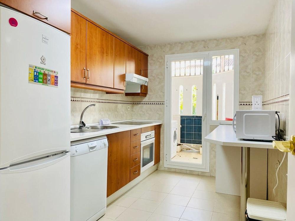 2 Bedroom Close to the Pool F-4