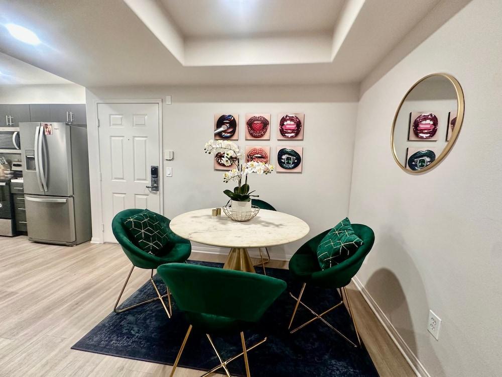 Allura Little Italy - 2 BR in Downtown s Top Spot