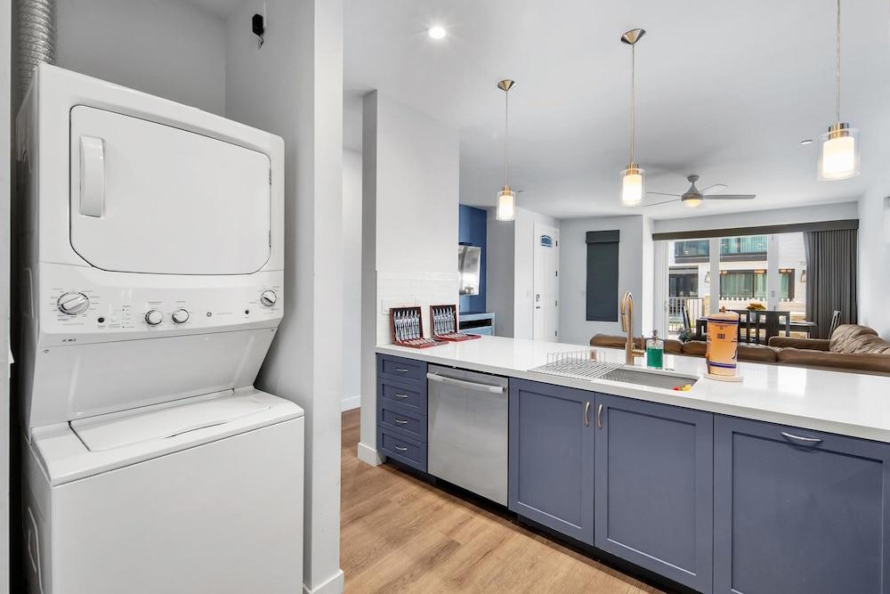 Island Paradise Suite - 2Br Condo Sleeps 8