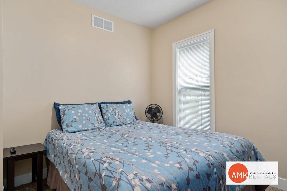 Downtown Holland Charmer