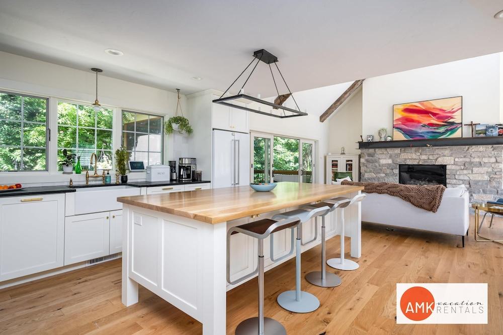 Beautiful Custom Lake House