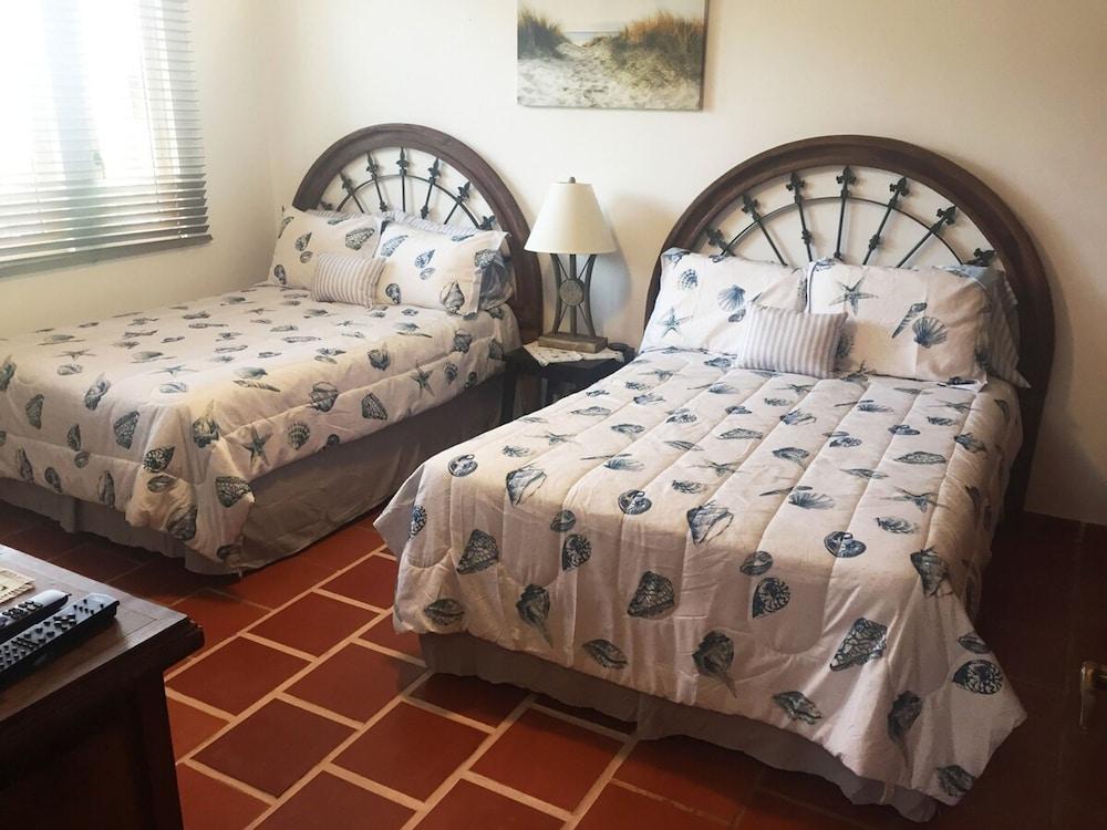 Giovanni Beachfront Community w Pools