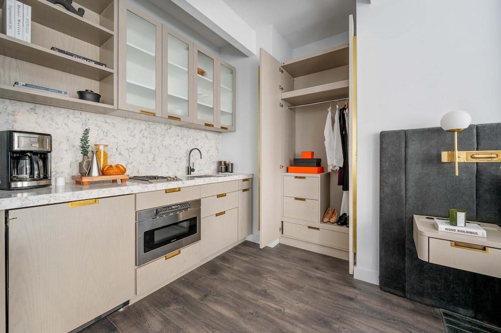 17john: Queen Studio Apartment - Disability Access