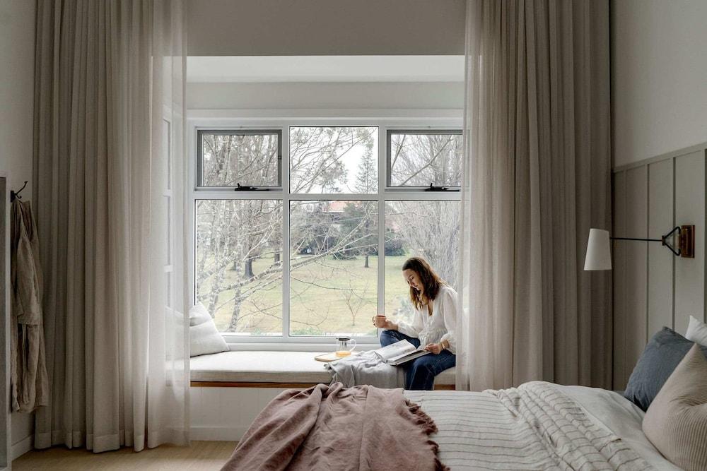 Rubus Pink Berry - by Linnaeus Collection