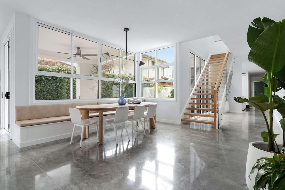 Rubus Green Berry - by Linnaeus Collection